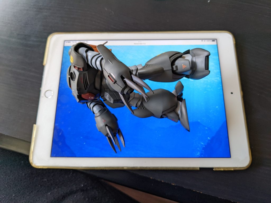 背景を映したPADに乗せて上から撮影してますwwなんか凄い3D感ありますねww