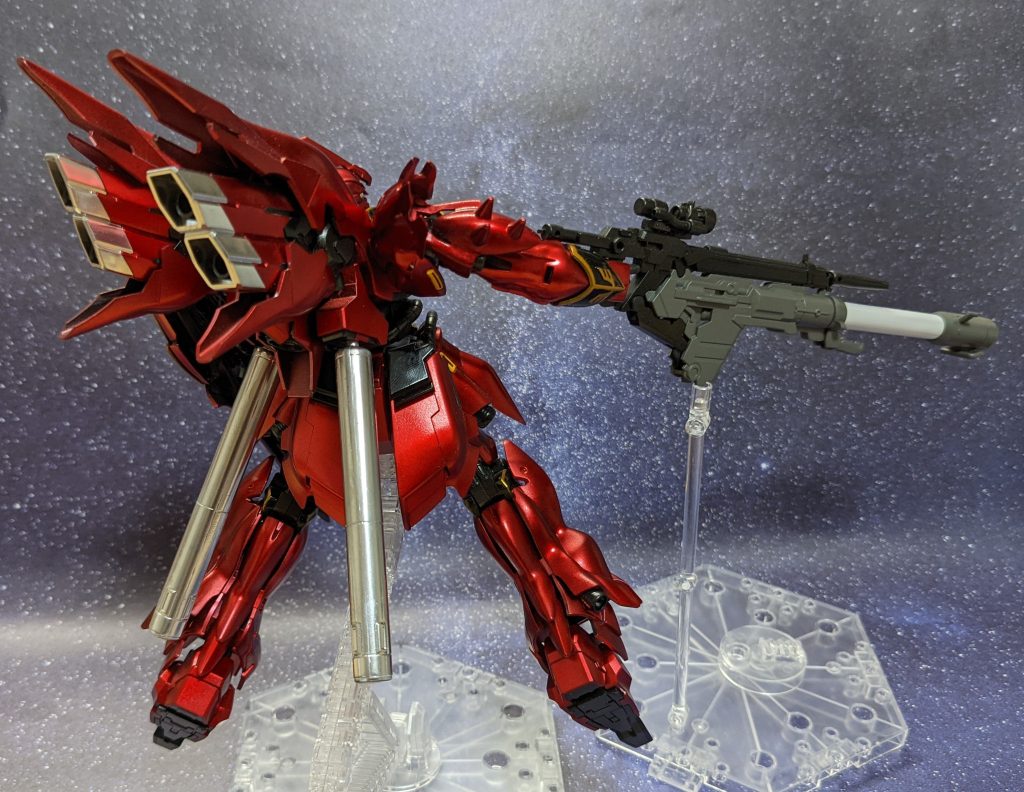 ゼネラルレビル狙い撃ち。メッキシルバーはガンダムマーカーをシコシコカップに出してエアブラシで吹きました。あれはやるもんじゃない！やるならマーカー用エアブラシ買うべき。