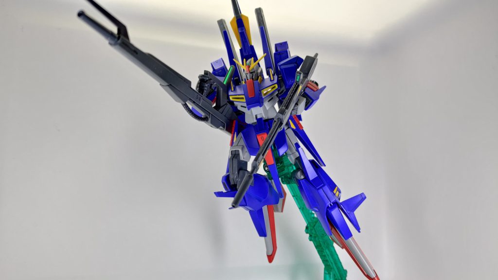 参考に、製作工程として改造前の写真を・・・合わせ目処理、ゲート処理、墨入れしたHGUC　ZⅡです