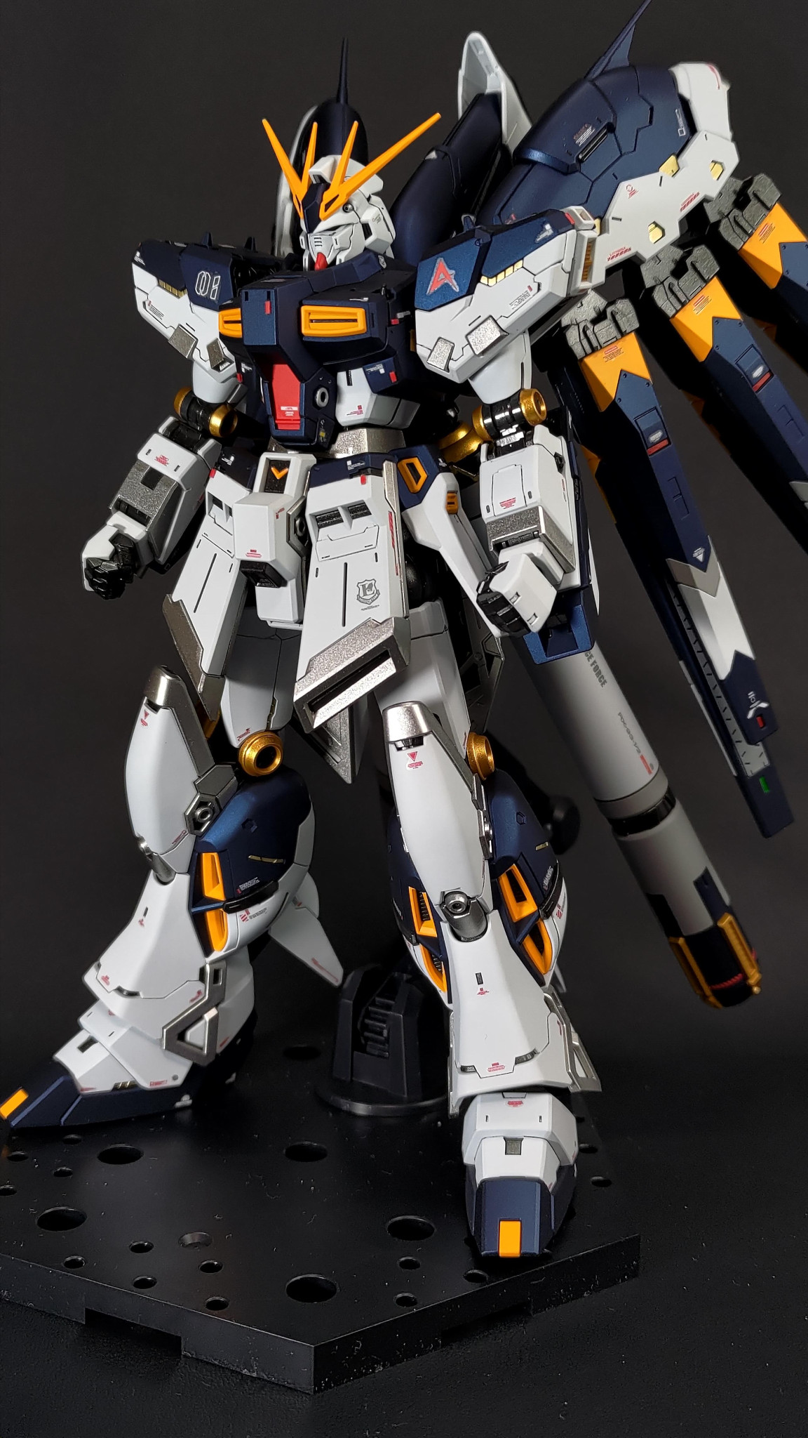 全塗装完成品】RG Hi-νガンダム(ハイニューガンダム) - プラモデル