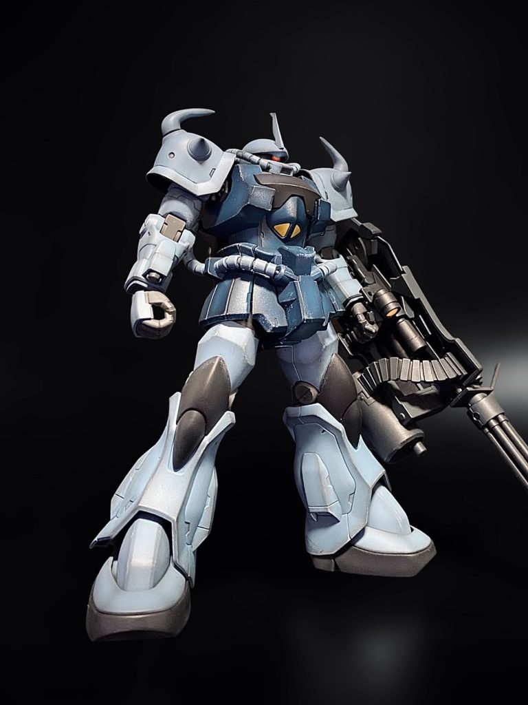 改修ポイントは…動力パイプをアルミ線+スプリング+パイプパーツで作り直し、頭頂部を削って+モノアイレールを狭めて、より悪人顔にしてます。