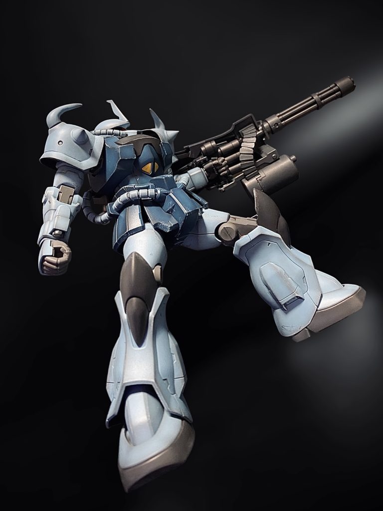 このガトリングガン等の重そうな武装を自在に操ったり、崩れた高架橋を押し倒したり、メチャ力持ちすぎる💪🏻💪🏻💪🏻