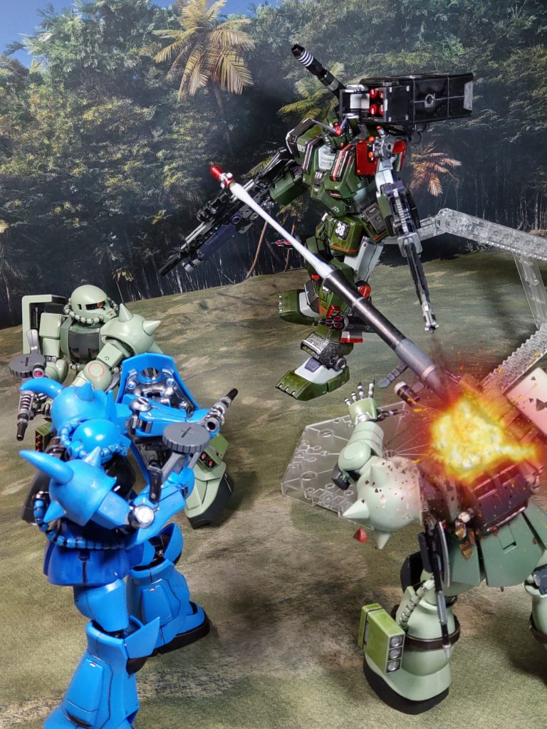 「うわっ！？」ドーーーン「は…速い！！あんな装備をしているのにか！？」