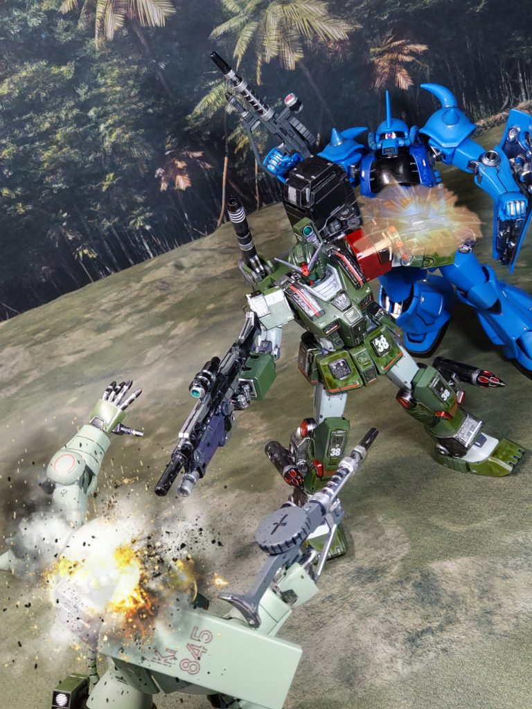 バシュ！バーーーン！「そんな……たった一機に…３分も経たずに…」