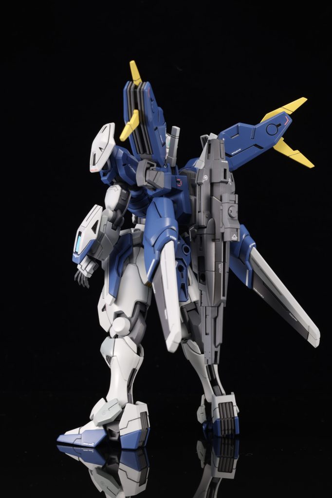 塗装色は全てオリジナル調色で白部分はかなりグレーよりです。