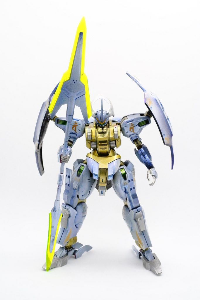 ド正面。部位によって青味が全然違いますね。白塗装ミスった所とそうでない所の差です。