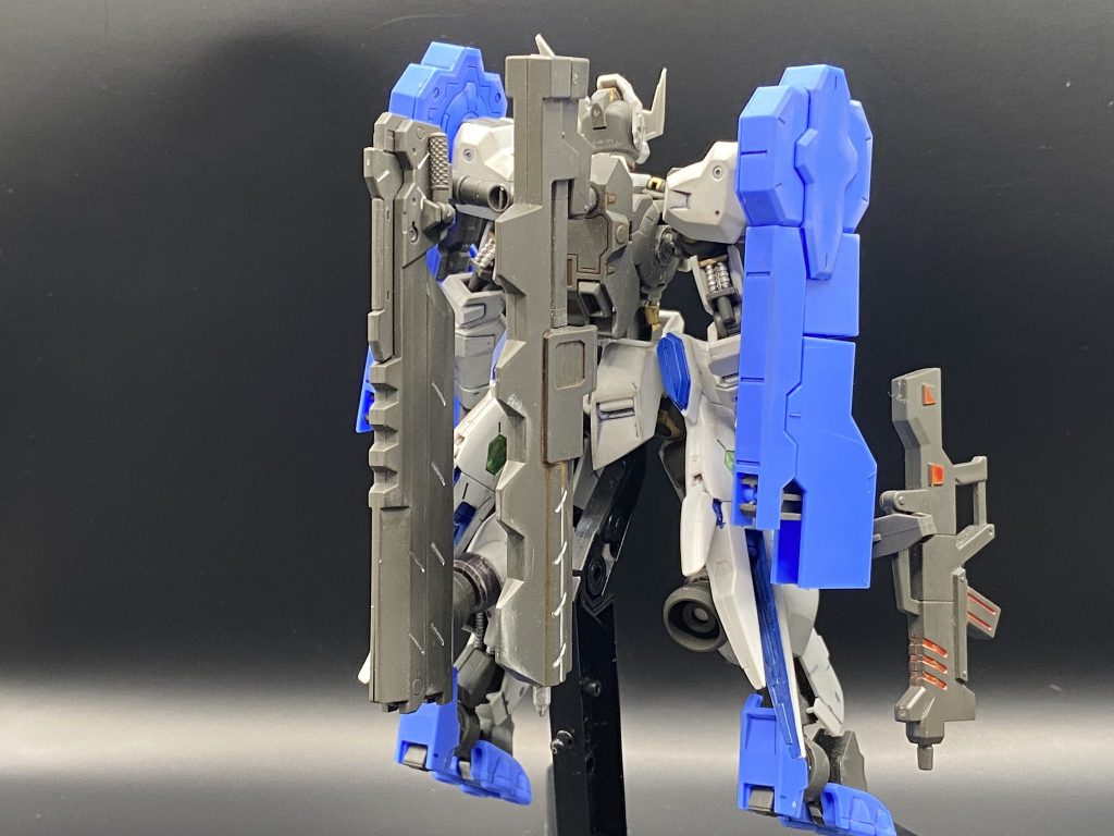 正面と後ろはこんな感じです。アスタロトリシナメント2体とアスタロト1体でミキシングしています。アスタロト買ったら絶対やるよねシリーズですね。そこから設定を考えてミキシングしました。