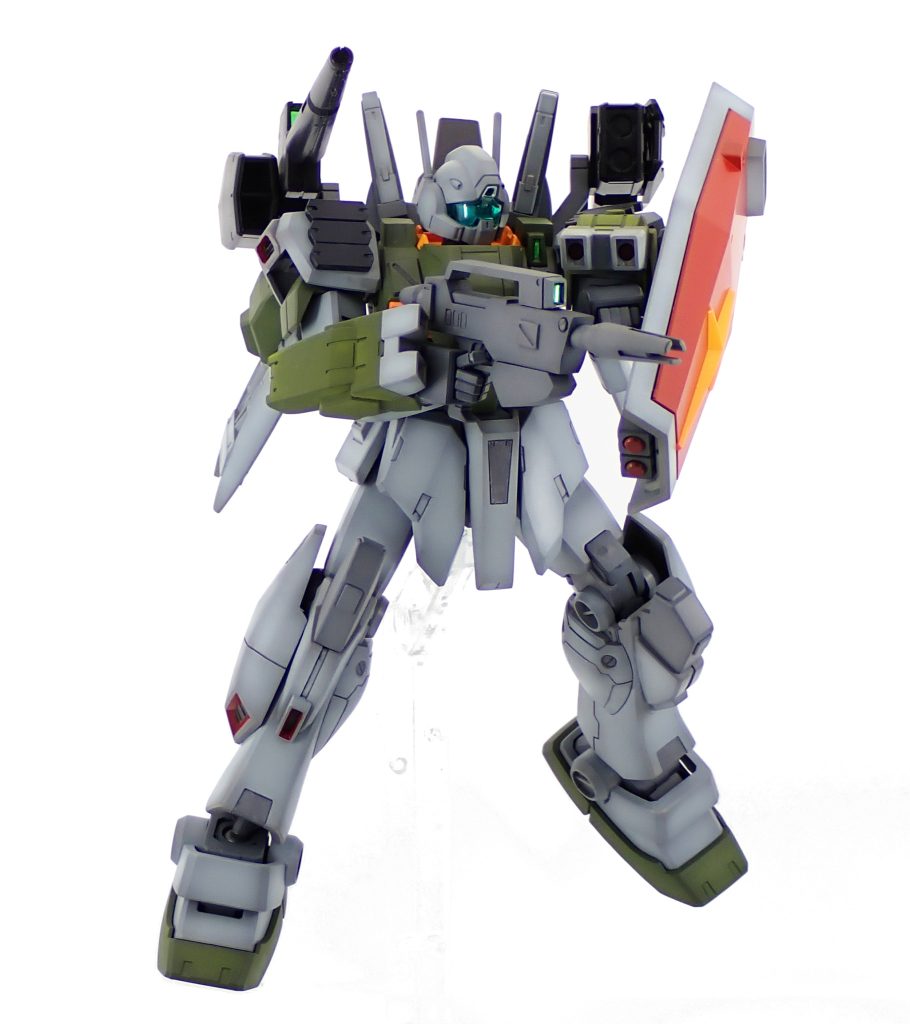 ビームライフルはキットの物をEパック式へ改造。Eパックはプラ板積層で自作。ミサイルコンテナはヴィートルーのロングキャノンとミサイルポッドへ換装可能