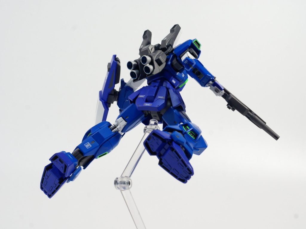 躍動感ある背面！