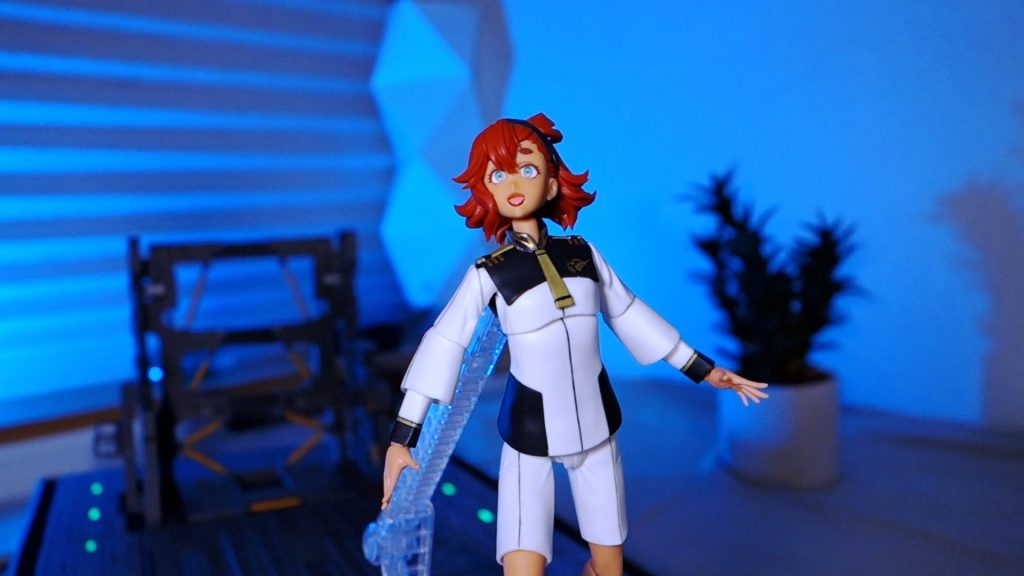 カタパルト発進後は動画だとそれほどスタンドは気になりませんでしたが、静止画だと目立ちますね。