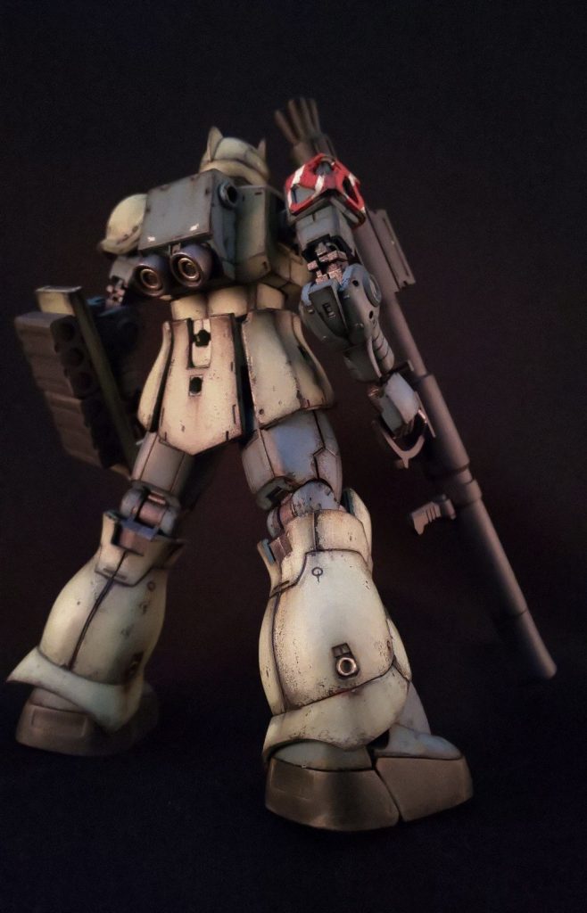 ジオンの機体は汚さないと満足できない病気。右肩はおしゃれポイント。