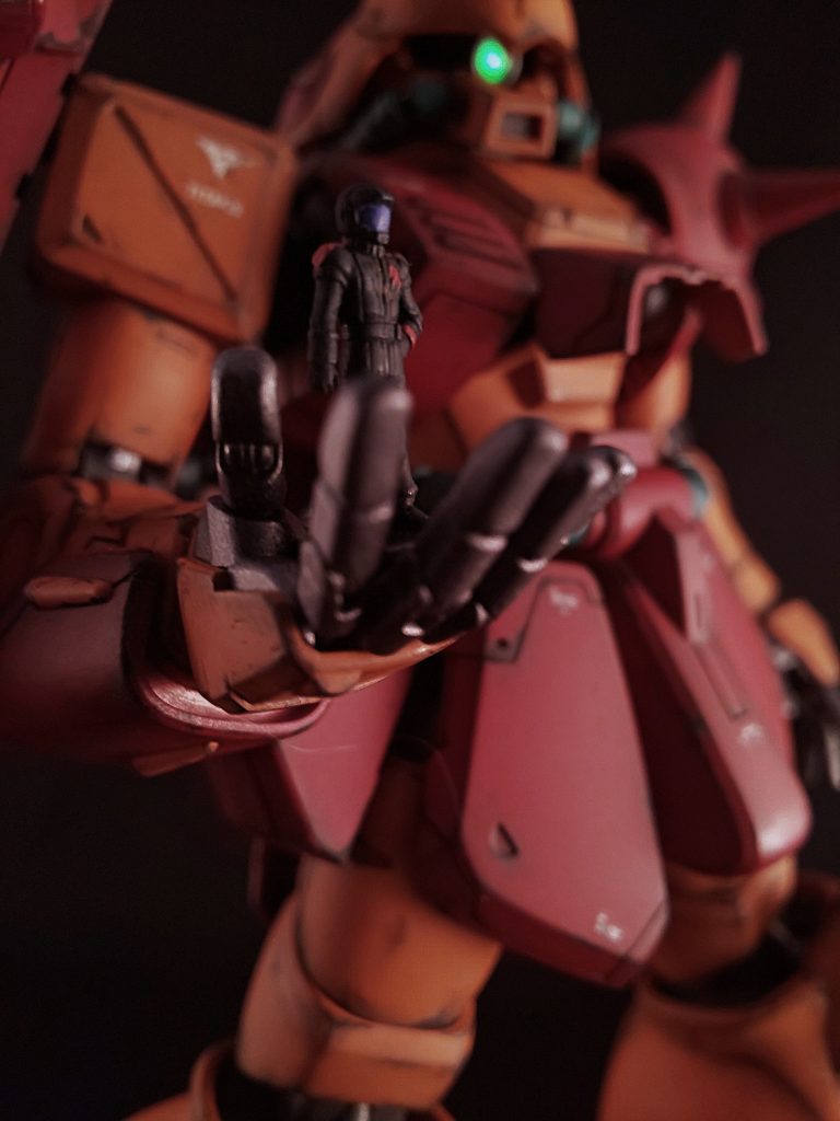 ジェリド君。塗りがとても難しかったです🤯モノアイは発光します。