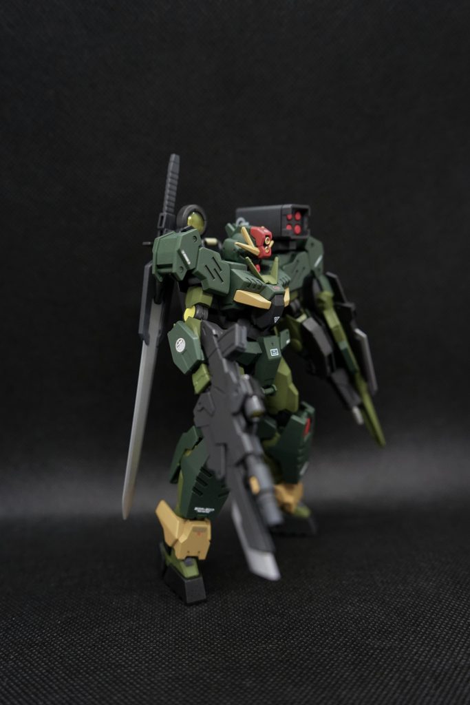 ボケてしまっていますが、銃口近くにもゴールドのラピーテープを貼っています。