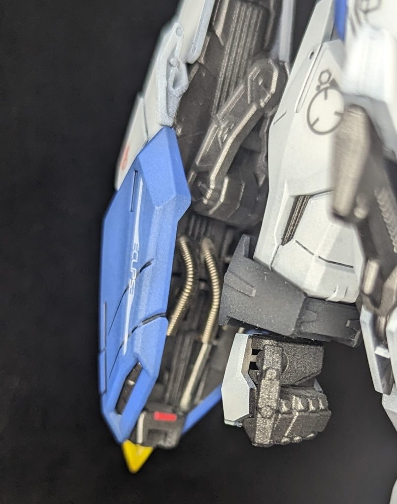 こだわりポイントシールド内部にシリンダーギミックを搭載