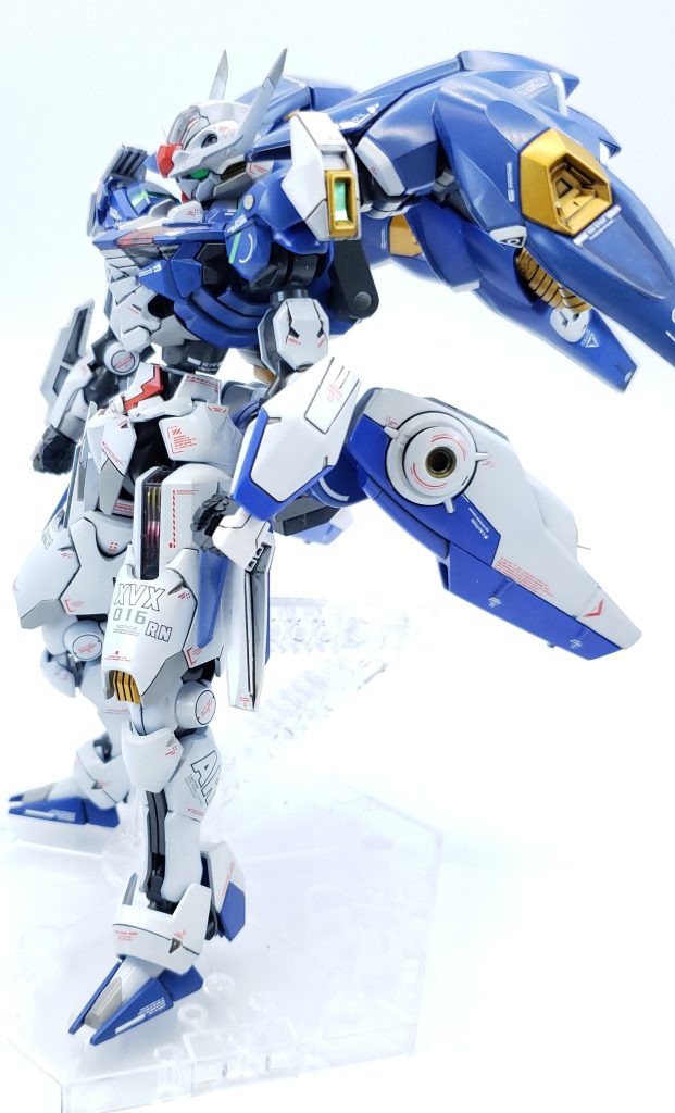 ニカ姉のフライトユニットも腰に装着してます。