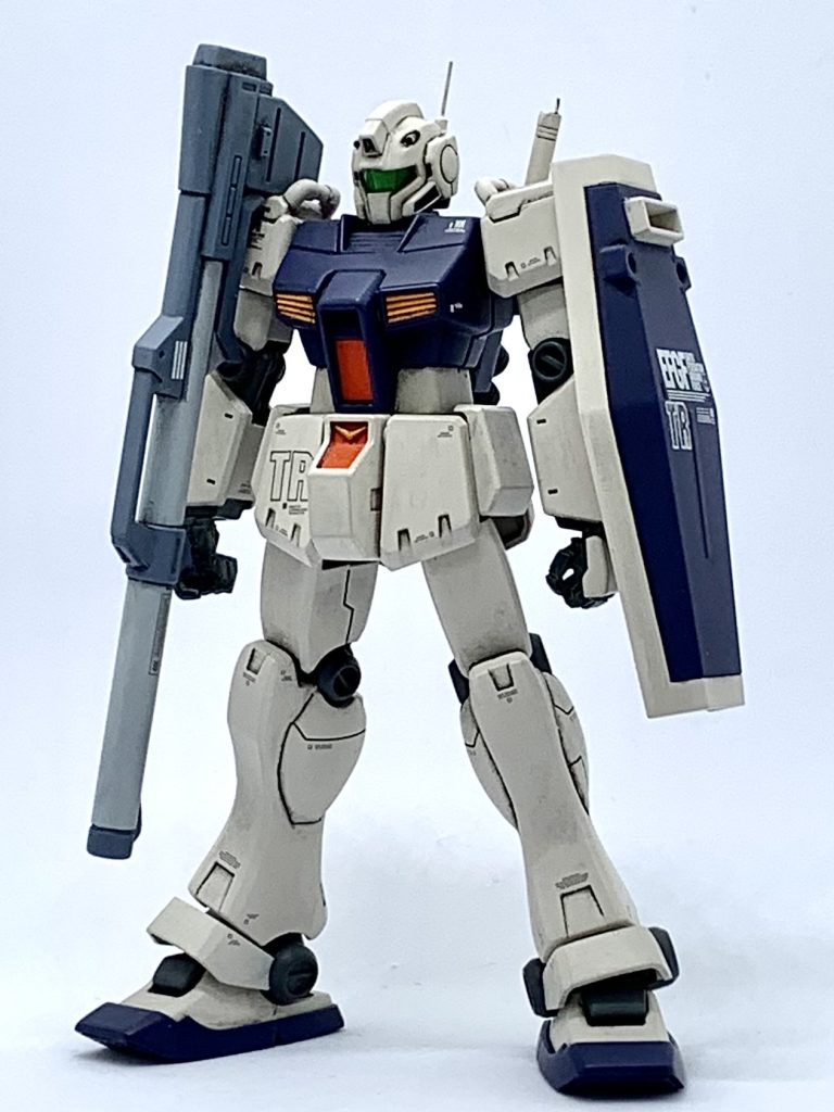 胴体、足首、腕がジムカスタム。バズーカはリバイブ版ガンダムマークIIから。