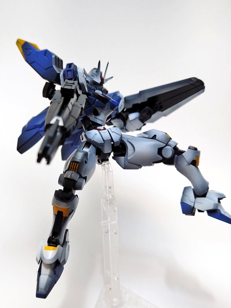 射撃ポージングでライフルが大型化しており、より高出力な感じが出ていてめちゃカッコいいです