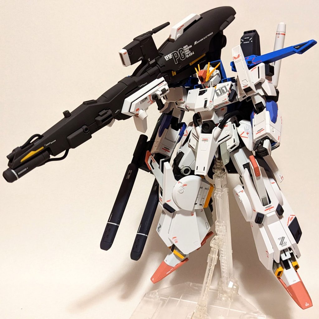 MG 1/100 FAZZ Ver.Ka 前面③ナンバーは、本来のZZシリーズからは合いませんが00に加工してますwケーブル着けるの忘れた。。