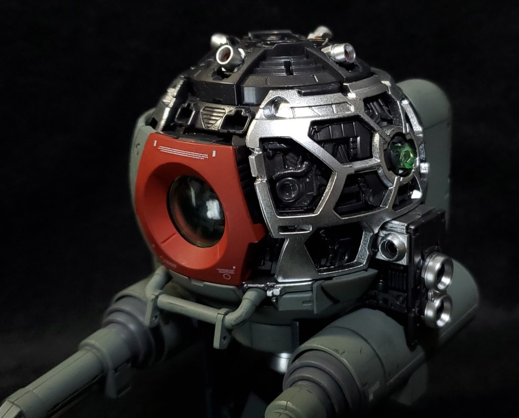 トラスフレームはガンダムマーカーのシャインシルバーを使ってます。