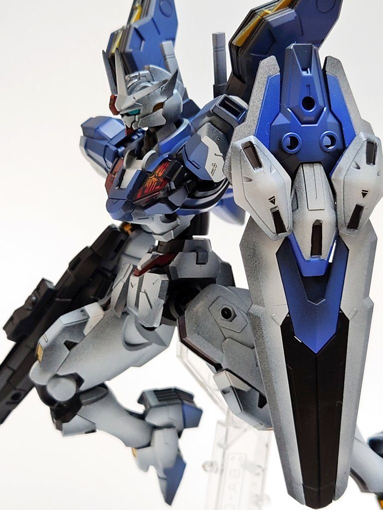 今回は久しぶりに白背景で撮影してみました!白背景も光源の当て方が難しく、四苦八苦しながら撮影しました、もっとうまくならねば…制作のほうでは、少しマスキングが甘くはみ出てしまったところもあり、細かいところでの甘さがまだまだあるな、と思いました、気をつけねばです…