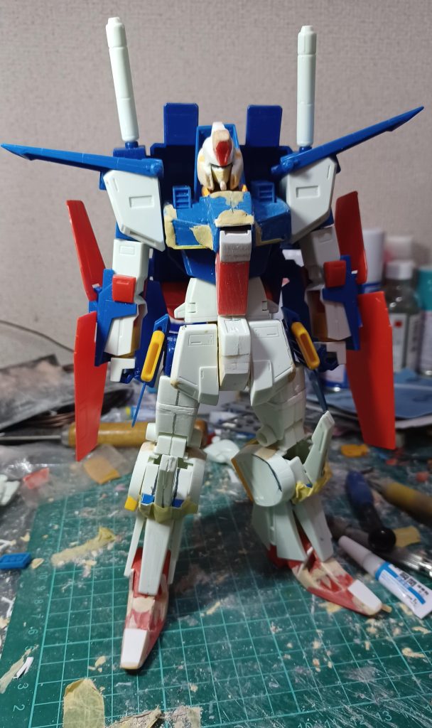 旧キットにありがちなトップヘビーをライザップしました。