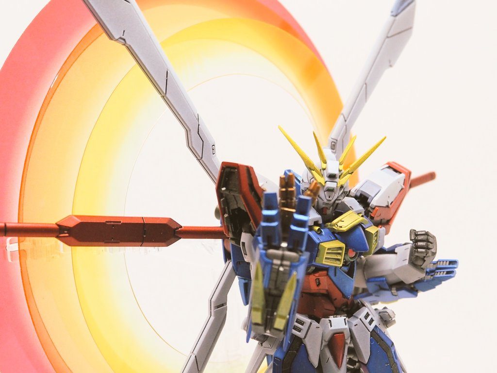 細かいところですが腕アーマーの爪が独立可動するのが嬉しいです。