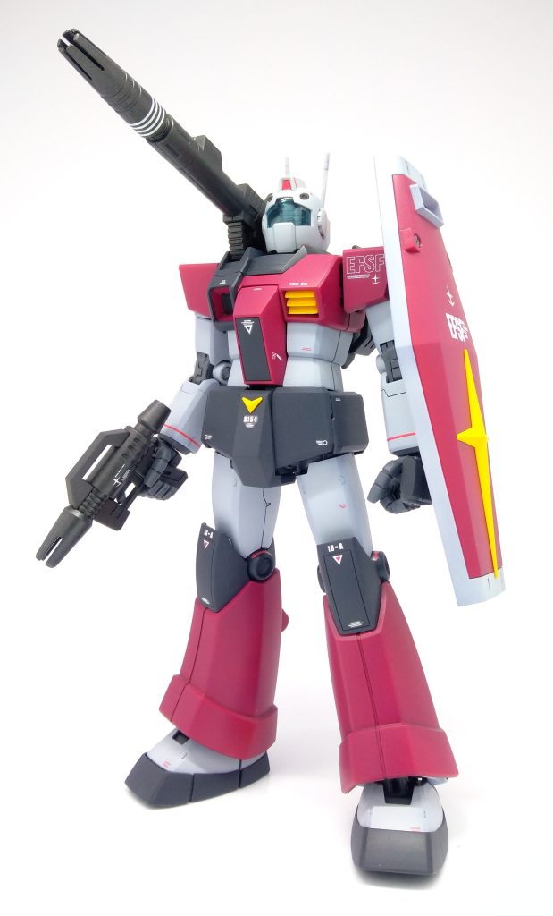 そして数十年が経過、MG発売告知の時はホントうれしかったです。プレバンから到着後に早速つくったのがコレです。本当は青カラーにしたかったのですが、楽しみは次回に・・・ということでノーマル版で仕上げました。青カラーをつくるために当然1つ積んでます(^^)。ご覧いただき、そして思い出につきあっていただきありがとうございました。