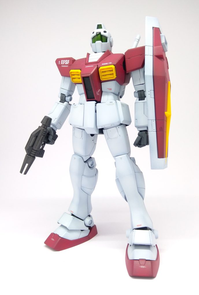 弱そうな細い腕と足が旧MGの魅力。