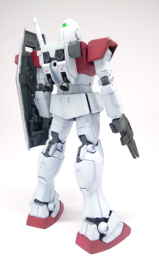 シールド裏はジャンクパーツ追加、腕への接続位置も変更しています