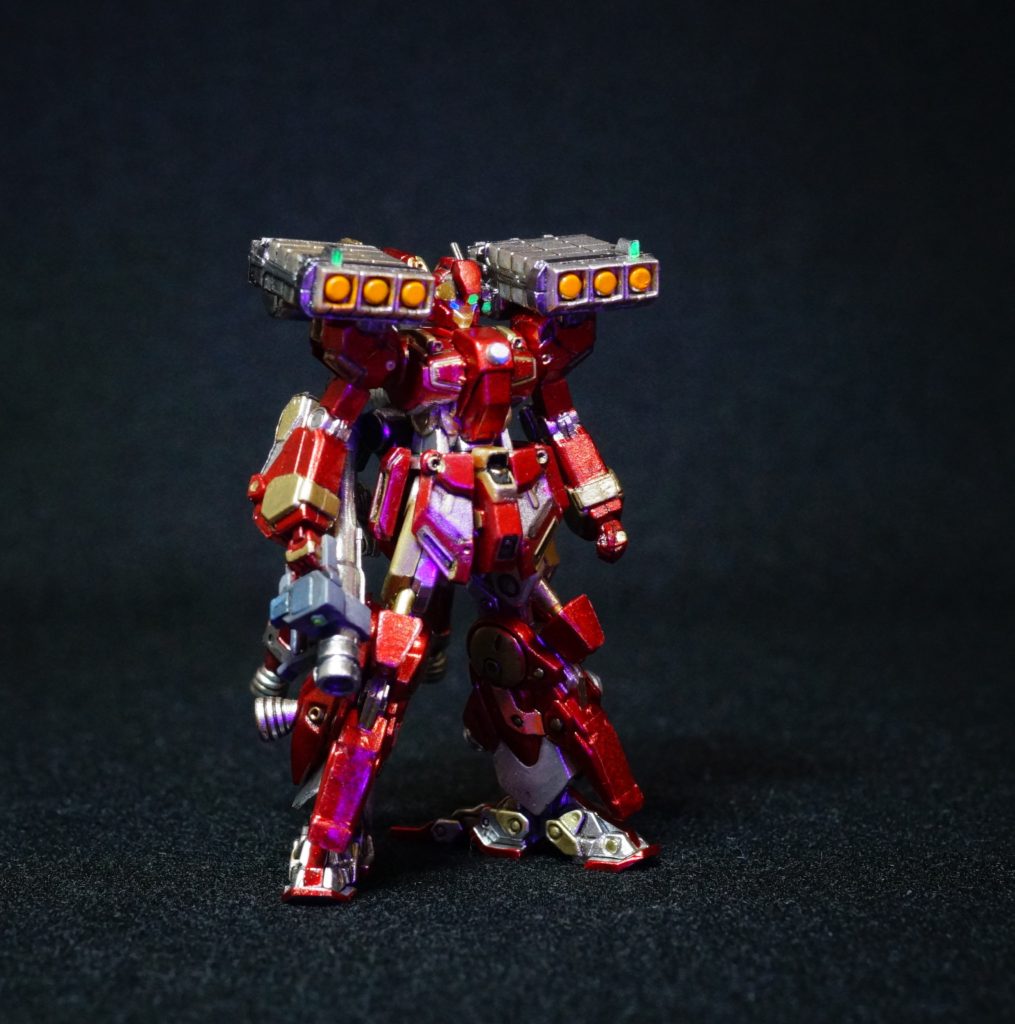 ●そのスターク・インダストリーが今年実施した兵器博覧会「STARK　EXPO」にスターク・ジェガンのフラッグシップモデルとして公開・展示されたのが、この「トニー・スターク・ジェガンmk43.5」である。●「トニー」の名は、旧世紀時代にスターク・インダストリーズの名を世に轟かせたパワードスーツを開発した天才科学者「トニー・スターク」（創業者の息子）からとっている。