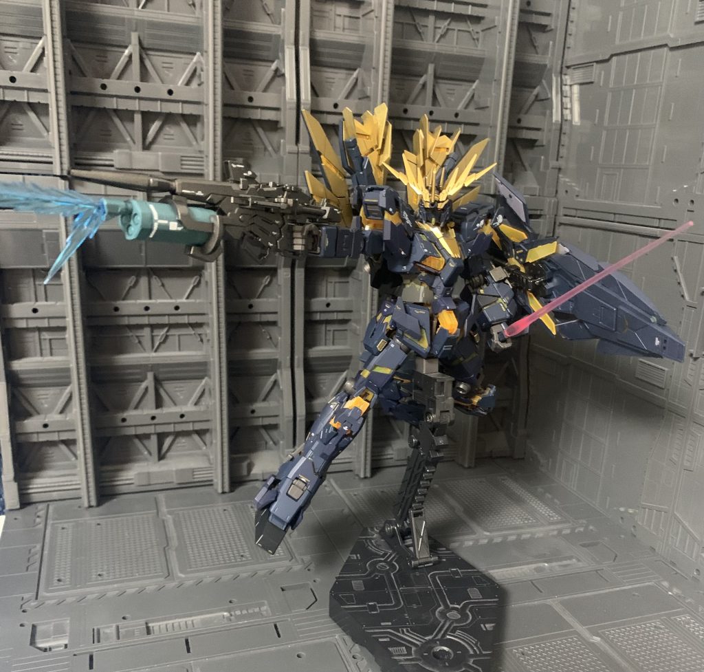 seed撃ちで。ユニコーンと同じく可動域も良好です。変に全塗装するとギチギチになりやすいですが、これぐらいの塗装ならちょうど良い感じです。