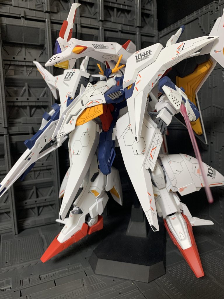 フル武装で。ペーネロペーは顔が隠れてしますので、上手いこと撮影するのが難しいですね。流石に可動域は限られるのでポージング難しいですw