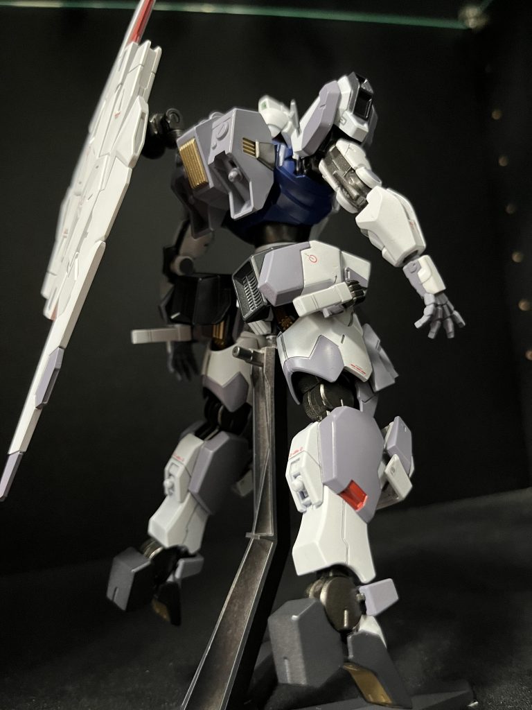 残りの作業工程はわずかですが天気の悪さも相まって塗装が完了せず、バーニアの取り付けも未完了です。夏に向けて塗装環境を整えたいところですね。短いですが今回は以上で、完全版は後日投稿します。いつもいいね、やコメントありがとうございます。では、良きガンプライフを( ͡° ͜ʖ ͡°)