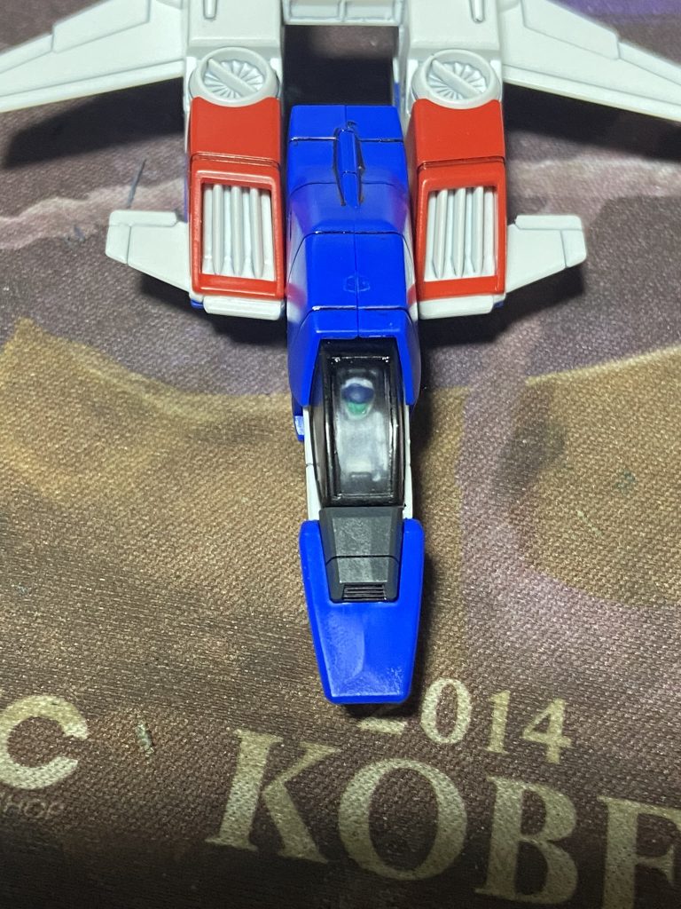 コアファイターはキャノピーのフチとパイロットを塗装それなりにらしく見えるかなと