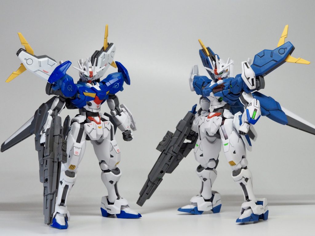 バチ組、部分塗装したエアリアル改修型と比較です。