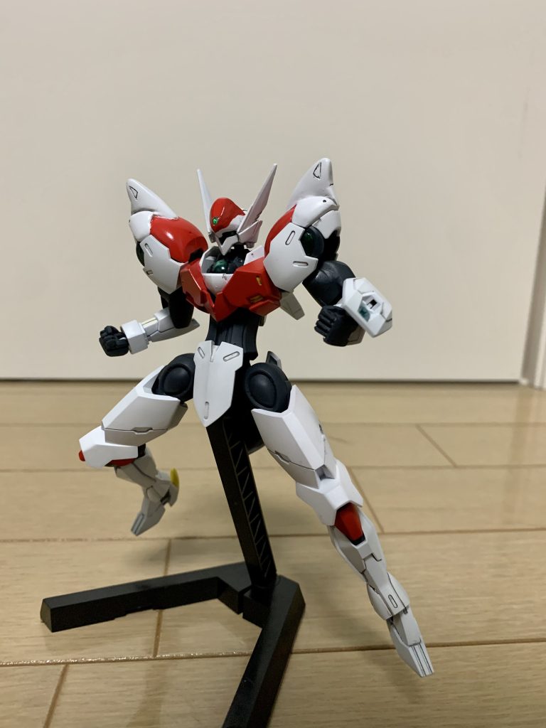 ボルテッカァァァァァァ!!!肩の発射口の開閉までは技術力不足で叶わず…