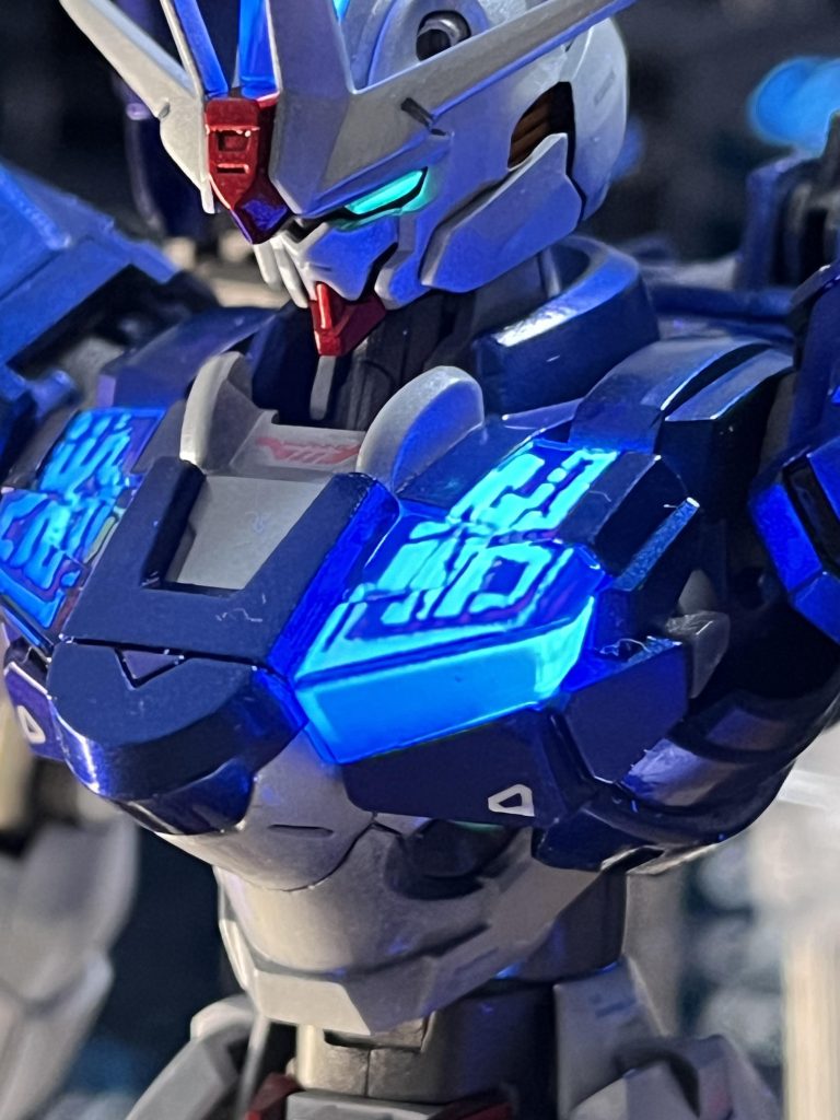 パーメットスコア6になるように蛍光クリアーをマスキングで塗装したのですがアップにするとかなり粗が見えますね。