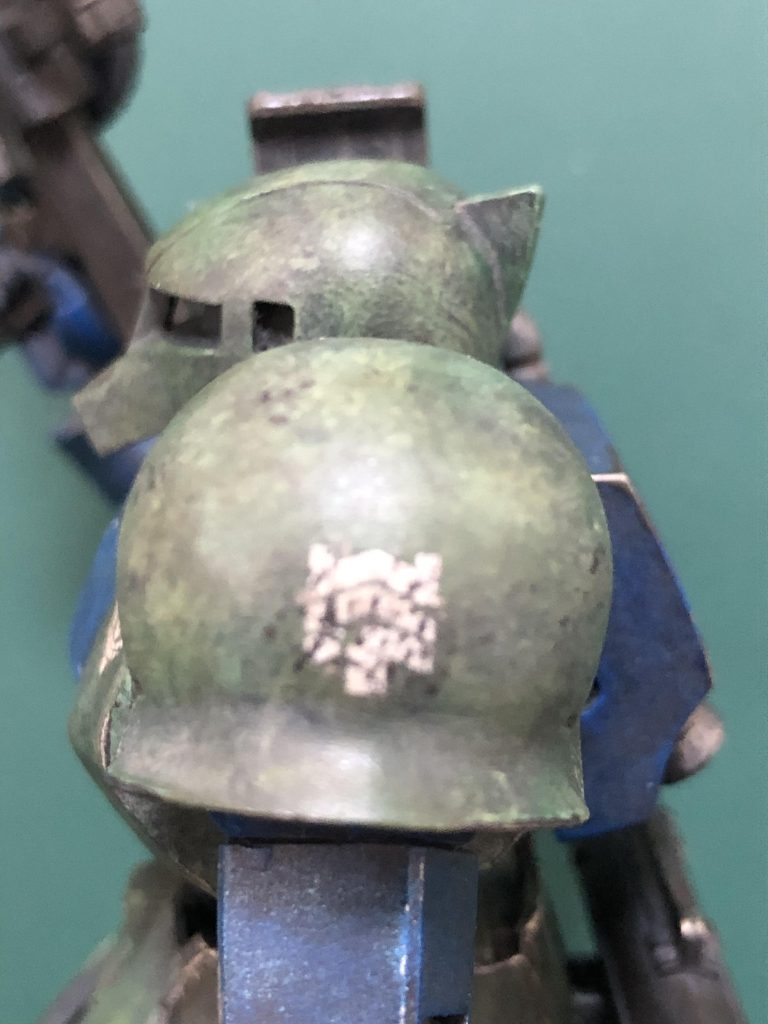 塗装全体に黒サフ青個所　インディブルー+銀色＋クリアーブルー緑個所　よもぎ色+黒鉄色＋カーキグリーングレー系＋茶系でウェザリングガンメタル＋チタンシルバーでサビ感リアルタッチマーカーブラウン1で馴染ませ完了