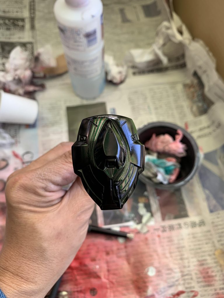 キャンディ塗装の下地。光沢ブラック