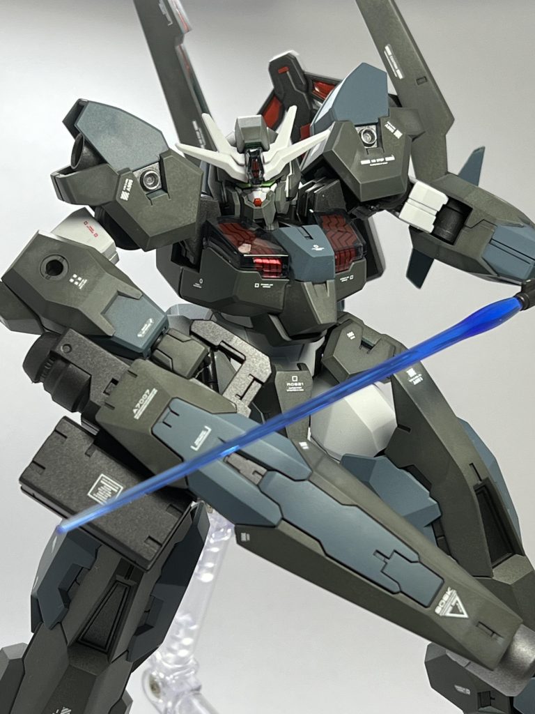 発光部分はシールでフェイズドアレイキャノンはシール貼った後にUVレジンでなんちゃってガラス質にしています。