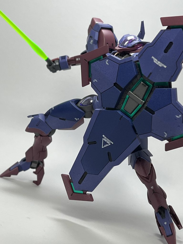 シールドの展開もカッコ良いですよね。