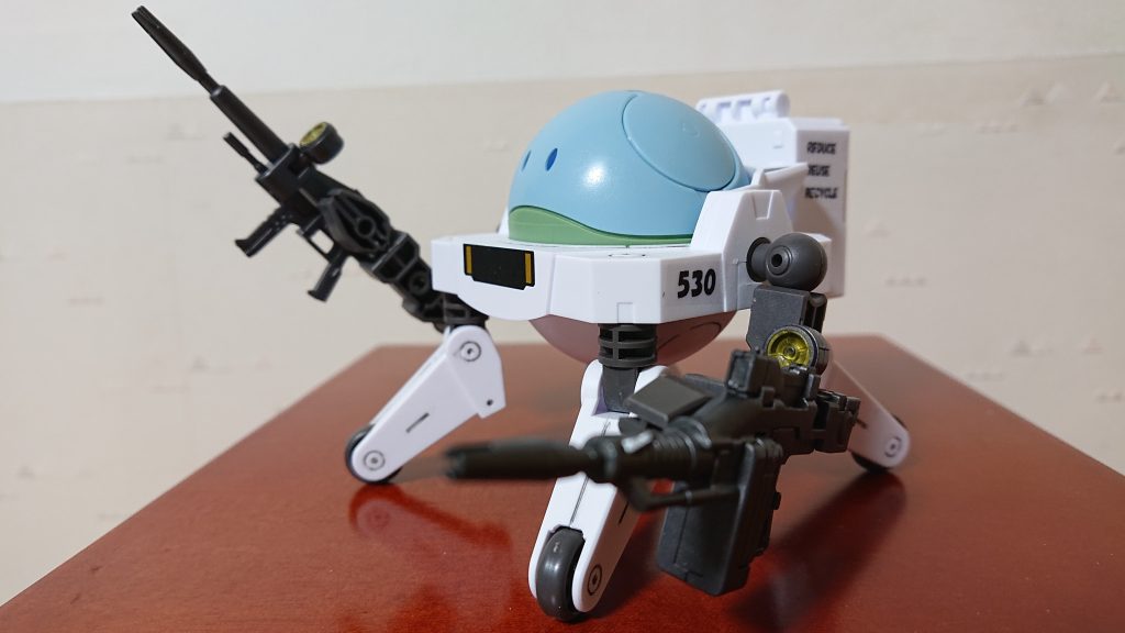 ハロがフィッターに乗り込んで一枚。HGの78からビームライフル初期型を拝借。