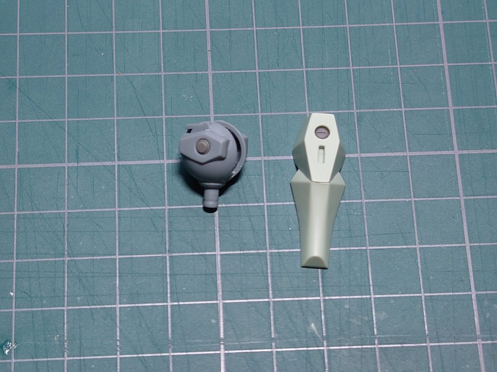 肩とヒザのハードポイントは使用しないのでプラパーツでディティールアップ。