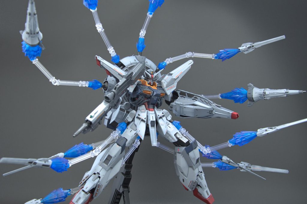 νガンダムのファンネル射出と同じくらいセットするのが大変でした^^;