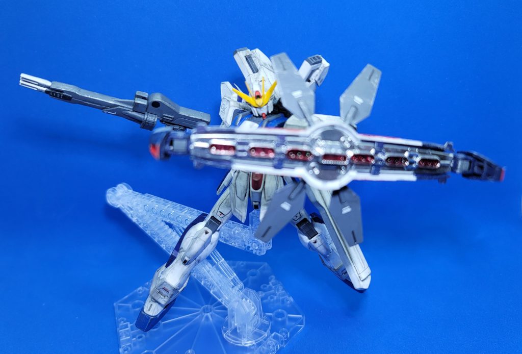 いわゆるハモニカ砲なやつメイン写真と同じポーズで、あっちはバズーカを持っていた何故ならティファのイルカ回においてGXDVは水中戦のためにバズーカを装備していたからです!