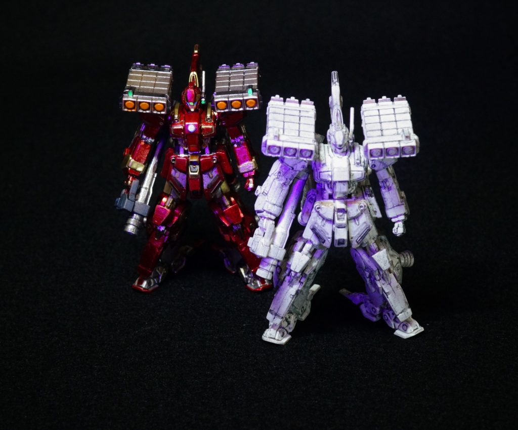 ●腕に自身のあるエースパイロットからは、このままのど派手なカラーリングでの納品を求める声も複数あった。