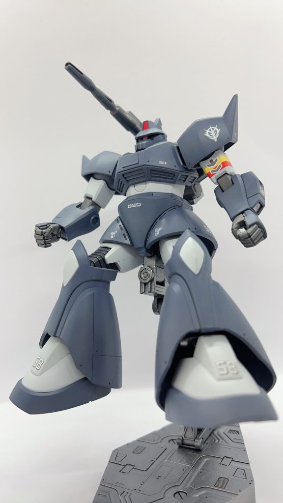 ゲルググは質感がしっかりしていて重みがありますね。