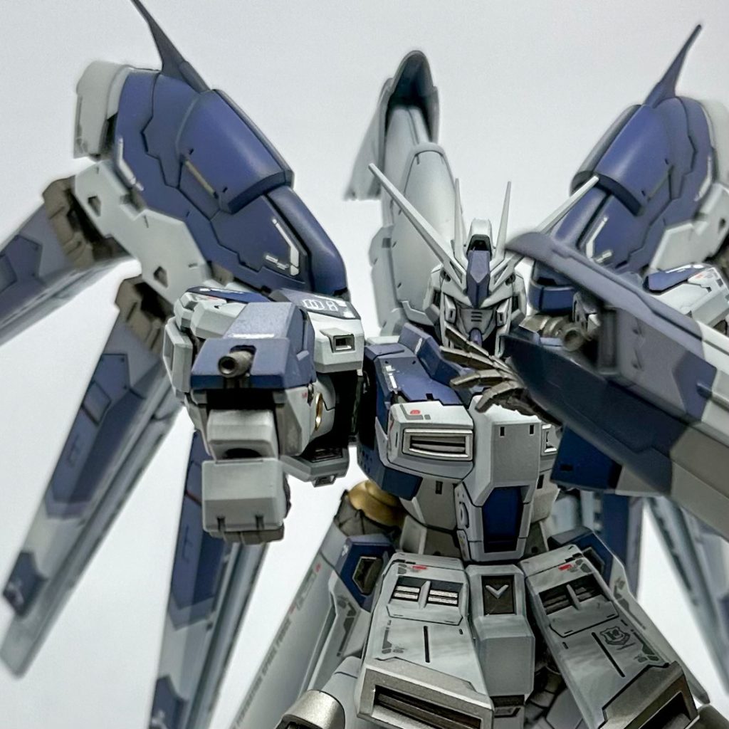 RG ガンプラ　νガンダム　全塗装　完成品　ハイニューガンダムカラー RG νガンダム 1/144スケール （Hi-νガンダムカラー）ニュー