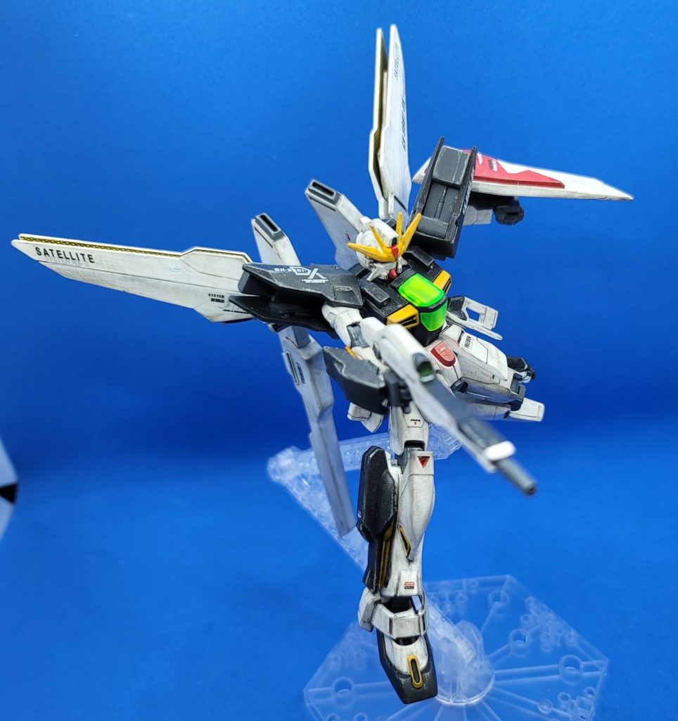 SEED撃ちはいまひとつ栄えないのでライフル写真はこっちのポーズになお今回は3機+αを一つの投稿にまとめるので格闘ポーズはすべて割愛になります枠足りんわ