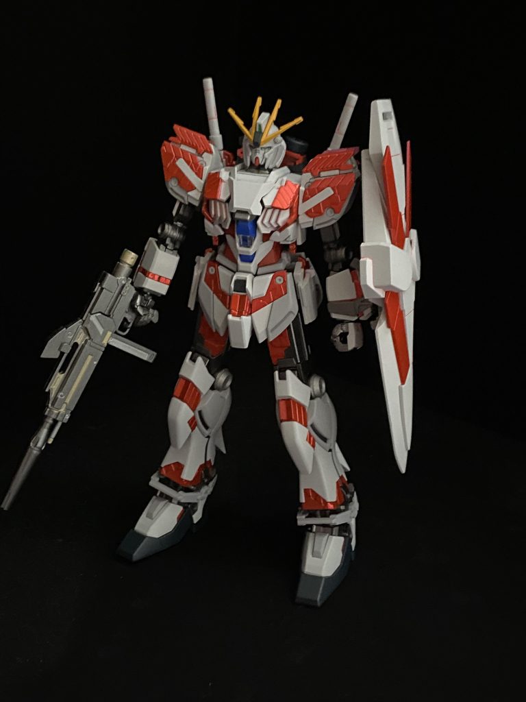 白部分、クールホワイト＋ニュートラルグレー（クレオス）グレー部分、グレーサフ青紺色部分、ミッドナイトブルー＋スージーブルー赤部分、モンザレッド黄部分、ビビットオレンジ青部分、スージーブルー武器、内部フレーム、スターブライトアイアンサイコフレーム、クールホワイト、スターブライトシルバー、蛍光レッド（ガイア）、プレミアムレッドツインアイ、蛍光グリーントップコート（サイコフレーム以外）艶消し